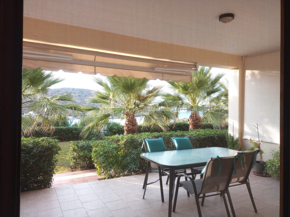 Veranda dining area
Oceanis Suite