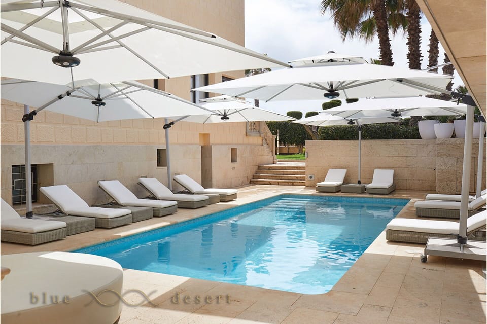 Ritzy outdoor areas, heated pool