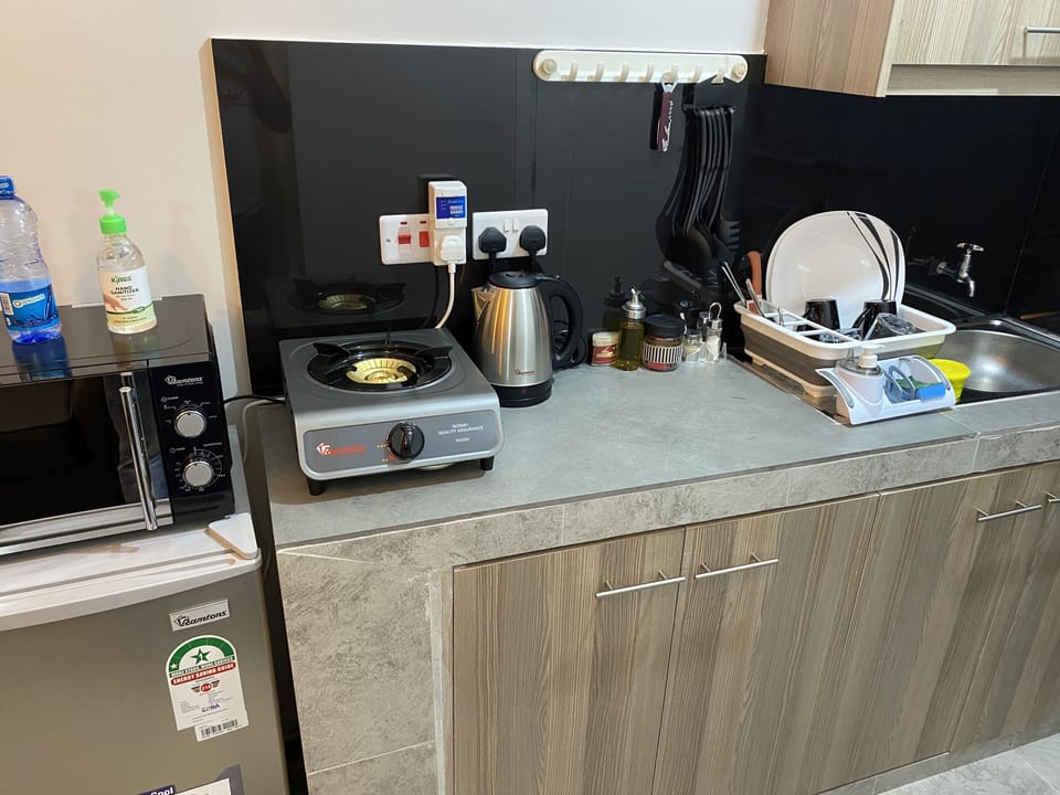 KITCHENETTE