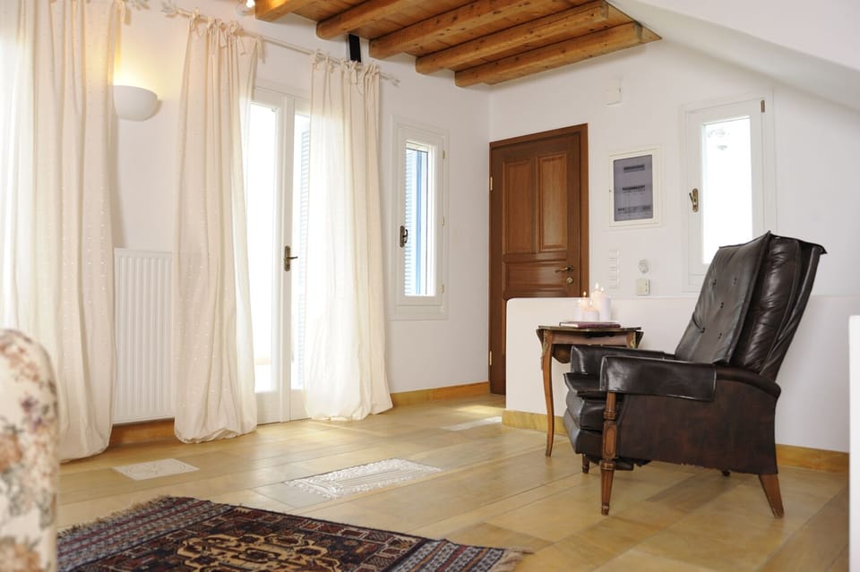 A bright, elegant corner for pure relaxation. 