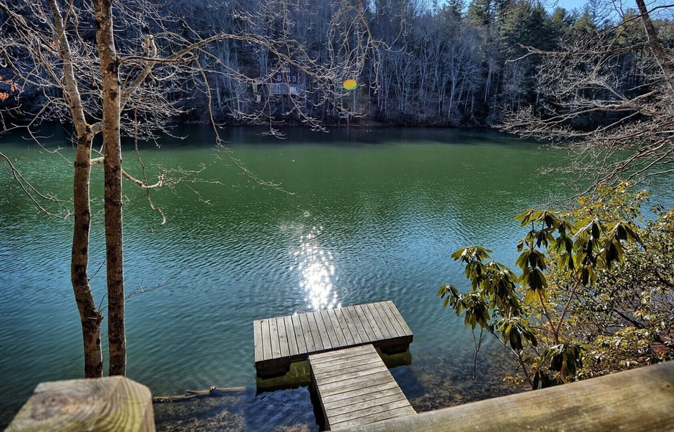 Access to Ashe Lake