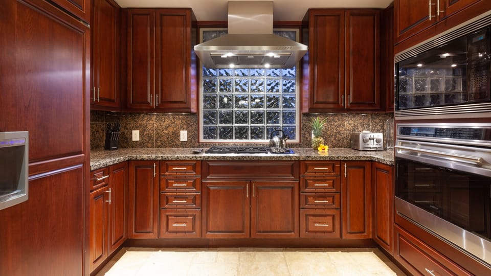 Spacious gourmet kitchen for preparing delicious island style meals