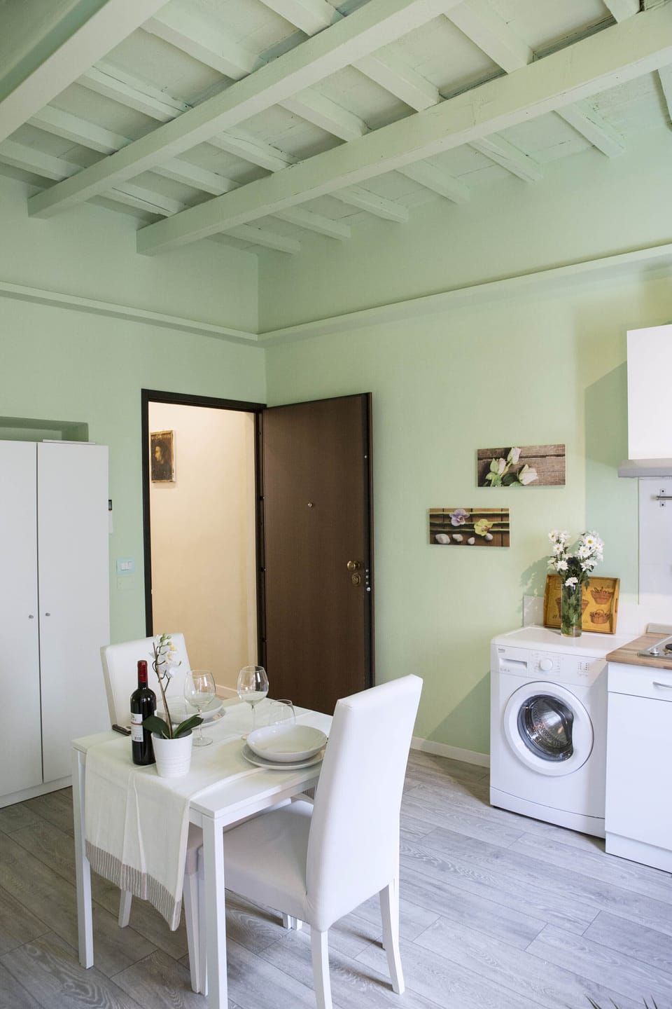 Dining table, washing machine.