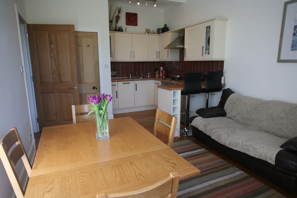 Kitchen and dining area.