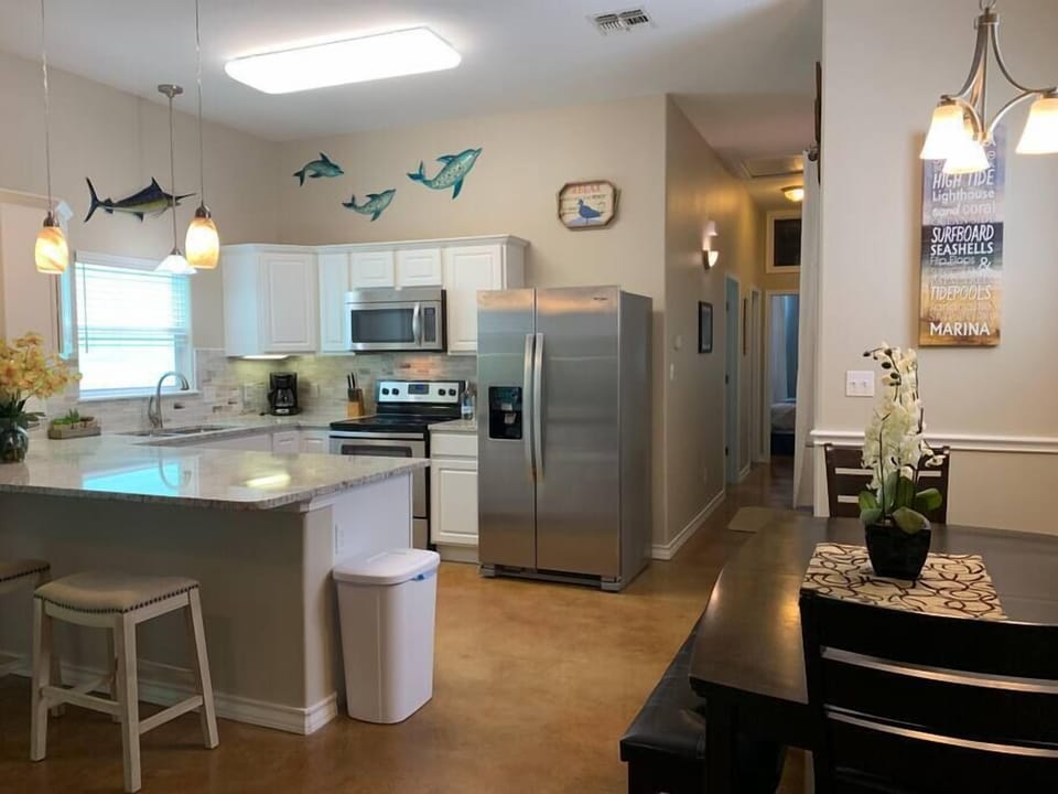 7b0730b3 7b09 4afe 9b76 e02404382f9b