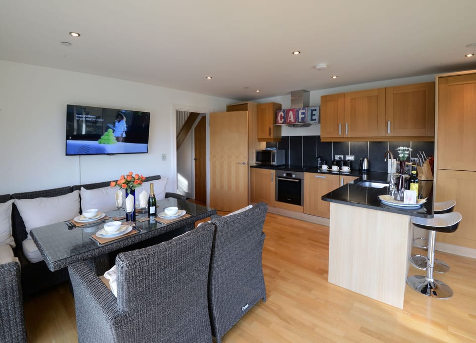 Spacious and fully fitted kitchen and dining room