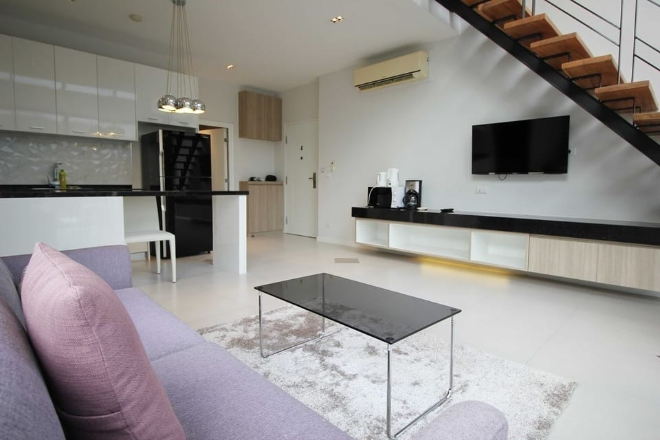 SUPER DUPLEX APARTMENT