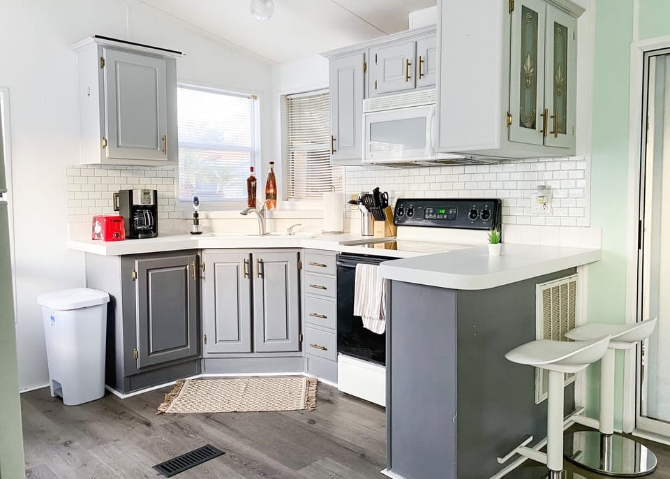 Full kitchen
