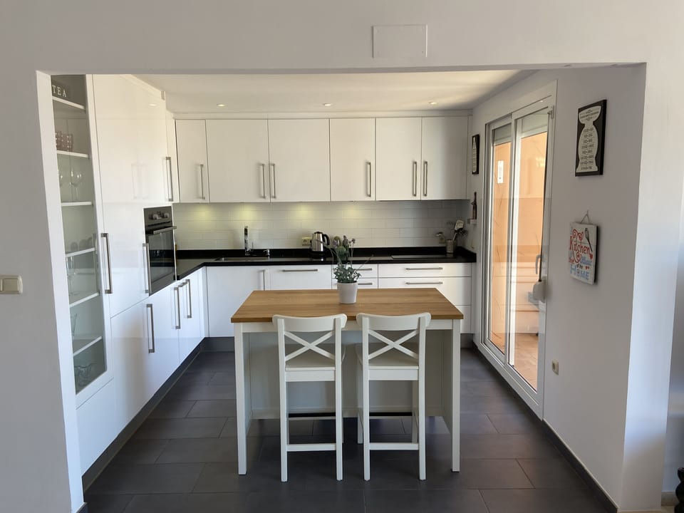 Light, bright kitchen