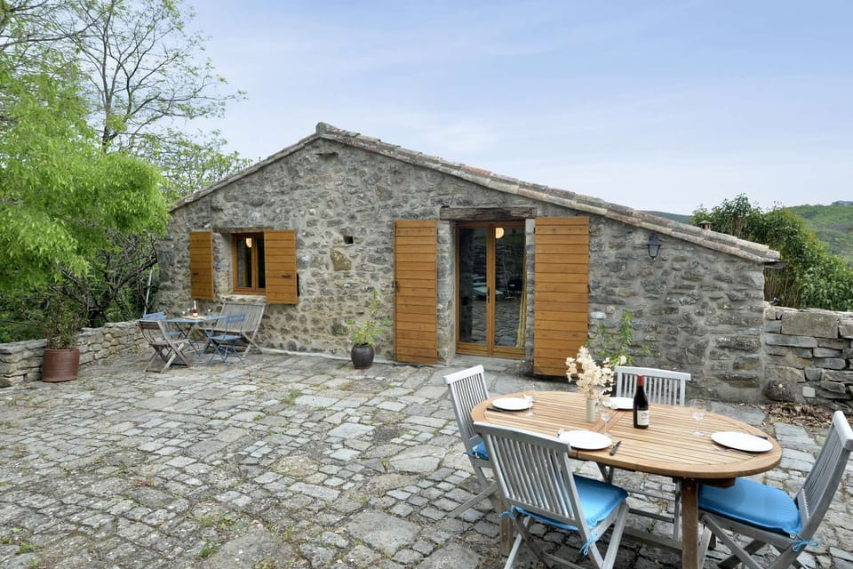 Outdoor area - garden furniture