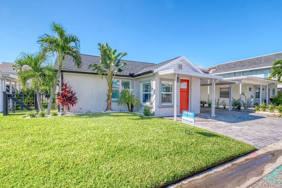Beautifully landscaped Beach Access Home! 