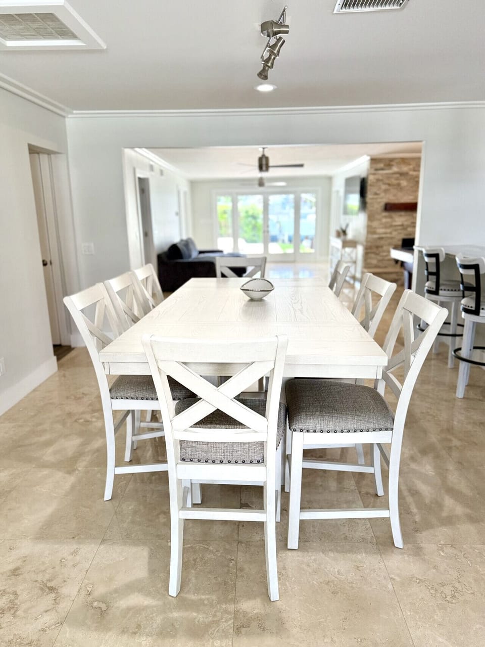Ample Seating for your Family Meals