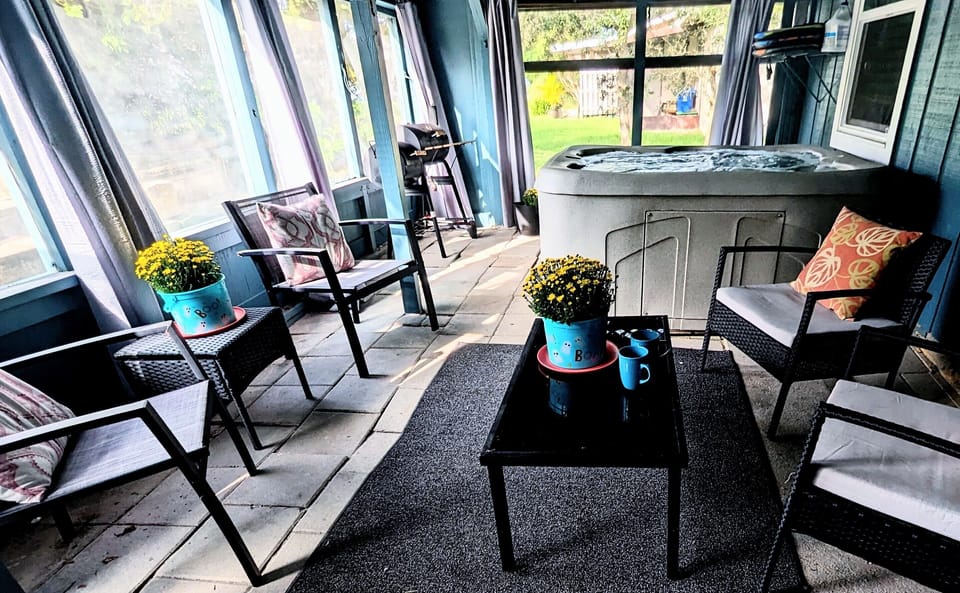screened in private patio