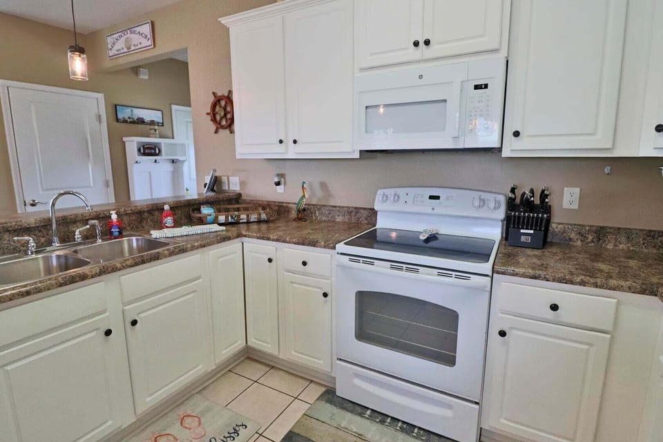 Electric Stove and Microwave