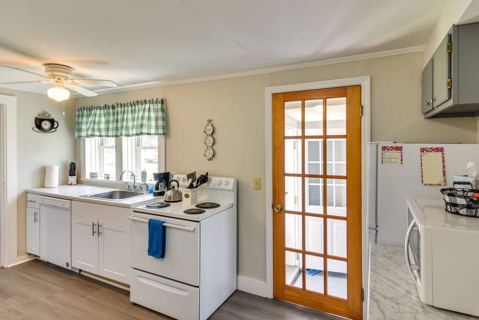 Fully Equipped Kitchen | Toaster | Blender