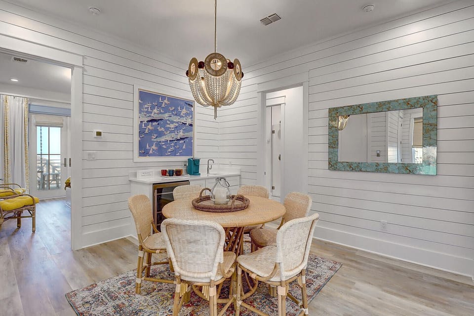 2nd Floor Sitting Area