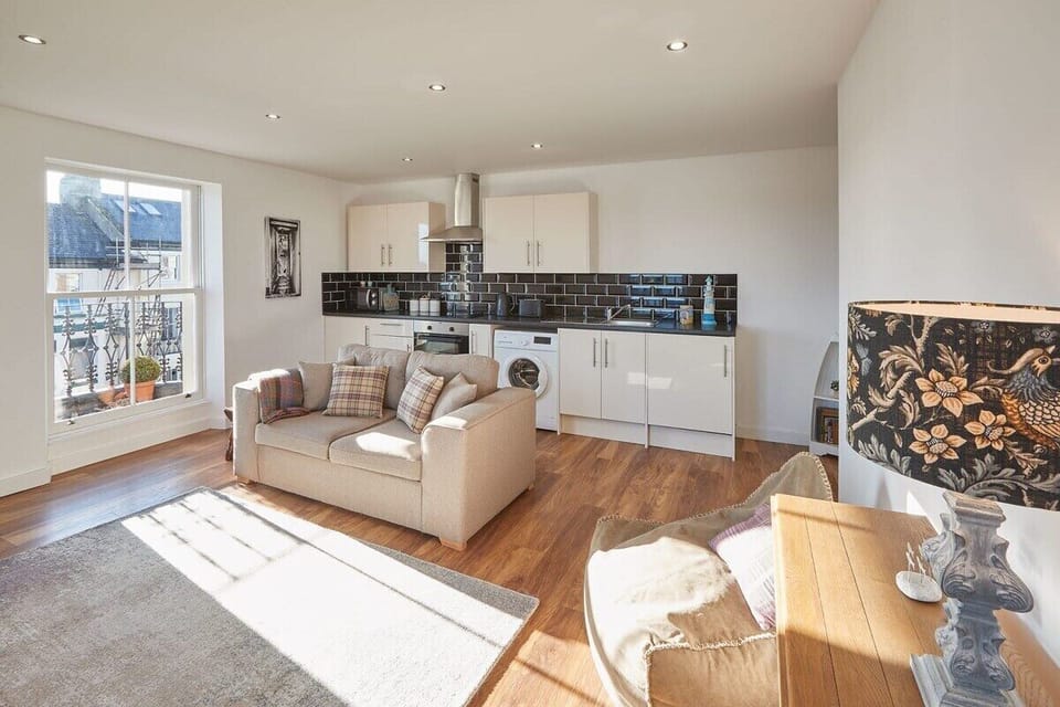 Abbey Court Apartment, Whitby - Host & Stay