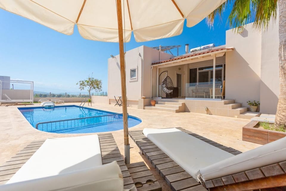 Beautiful villa with private pool and terrace