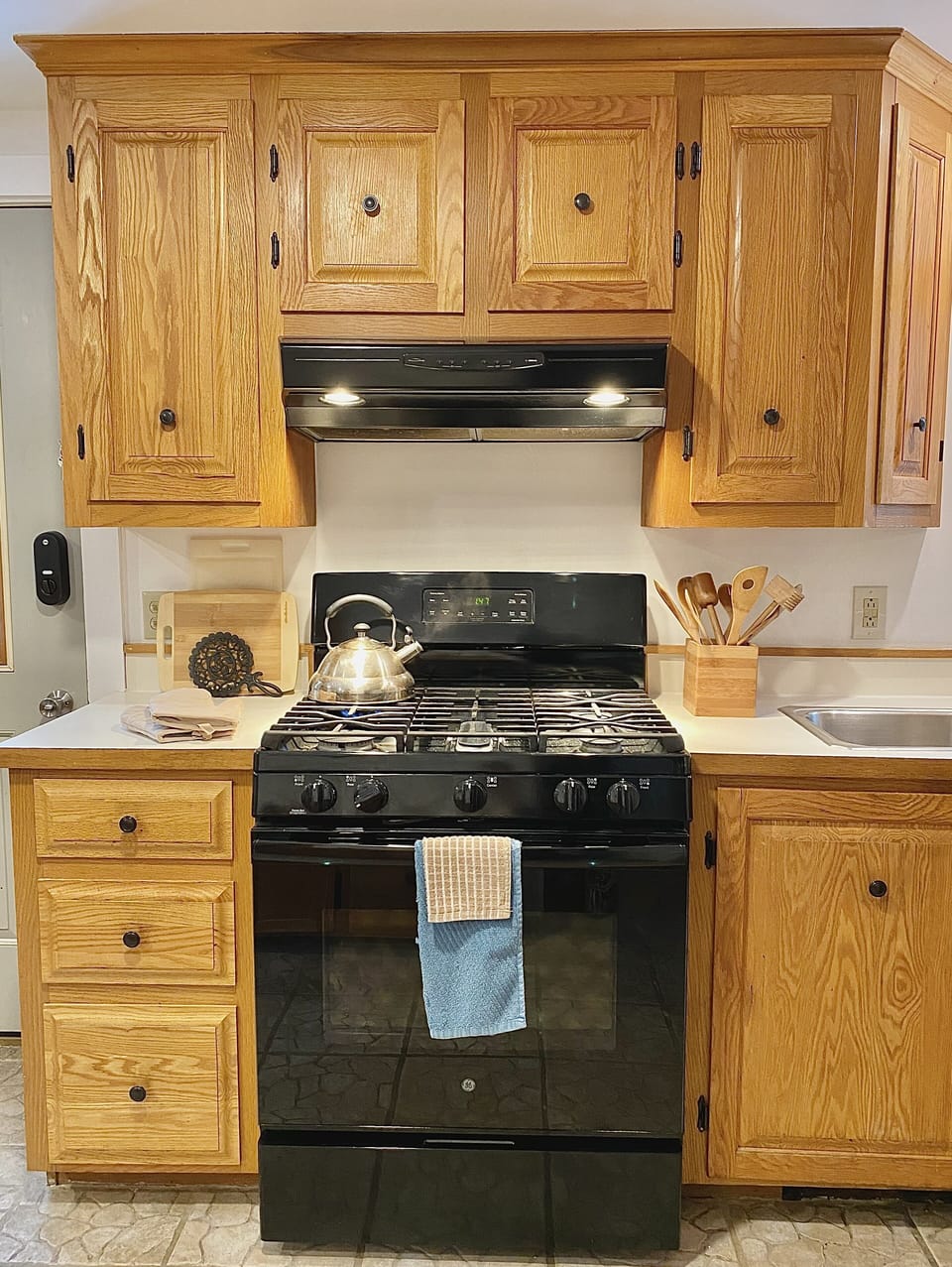 Full kitchen