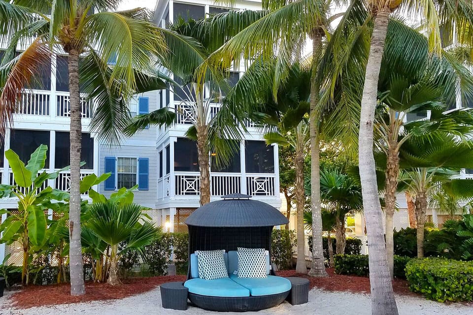 Beautifully Landscaped Retreat!