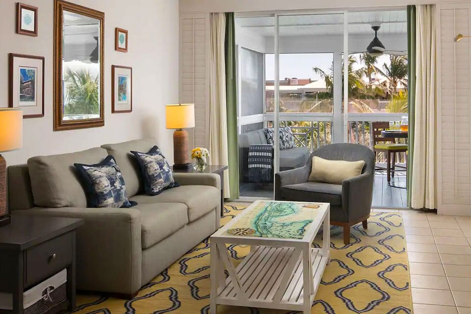 Spacious Living room with a Sleeper sofa