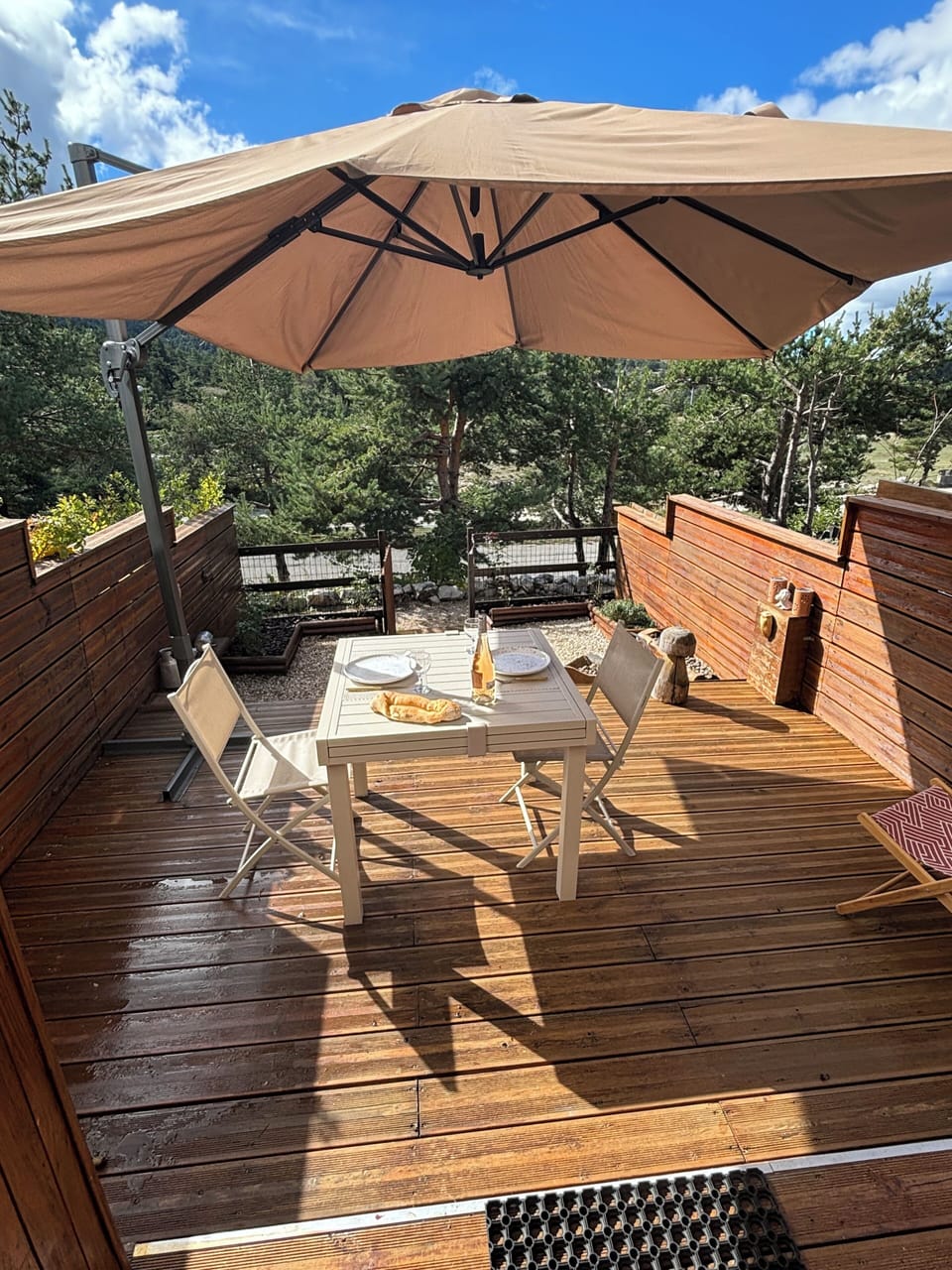 Outdoor dining