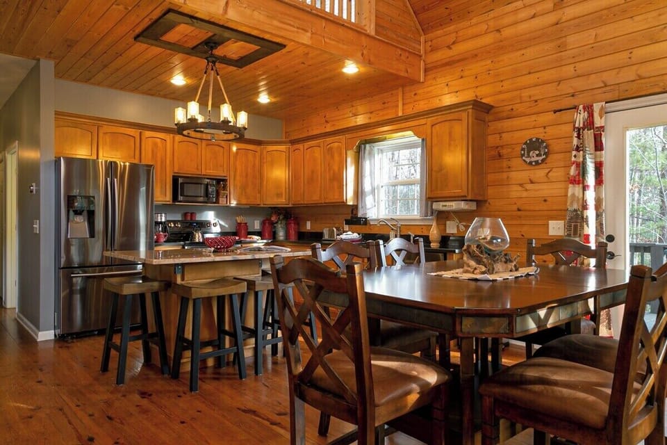 Dining & Kitchen