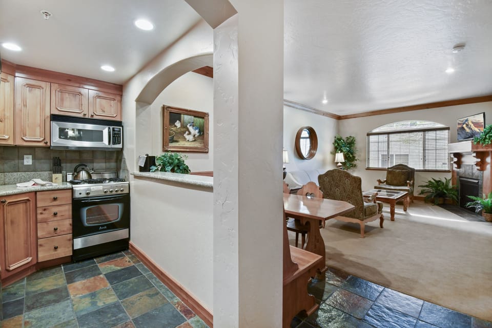 Entryway view
