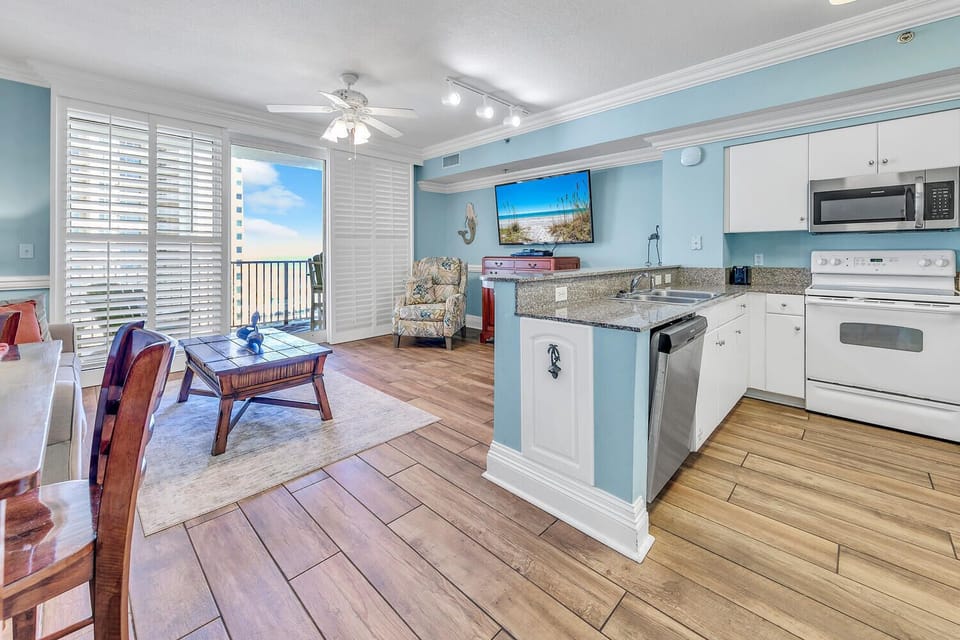Kitchen to living room