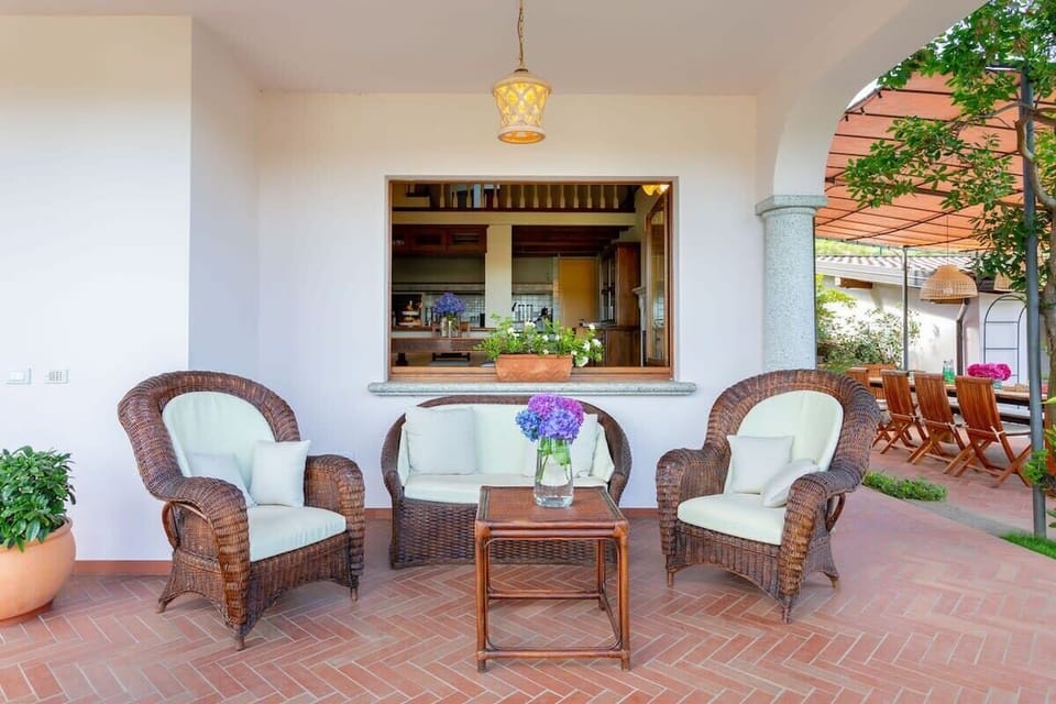 Relaxed outdoor seating