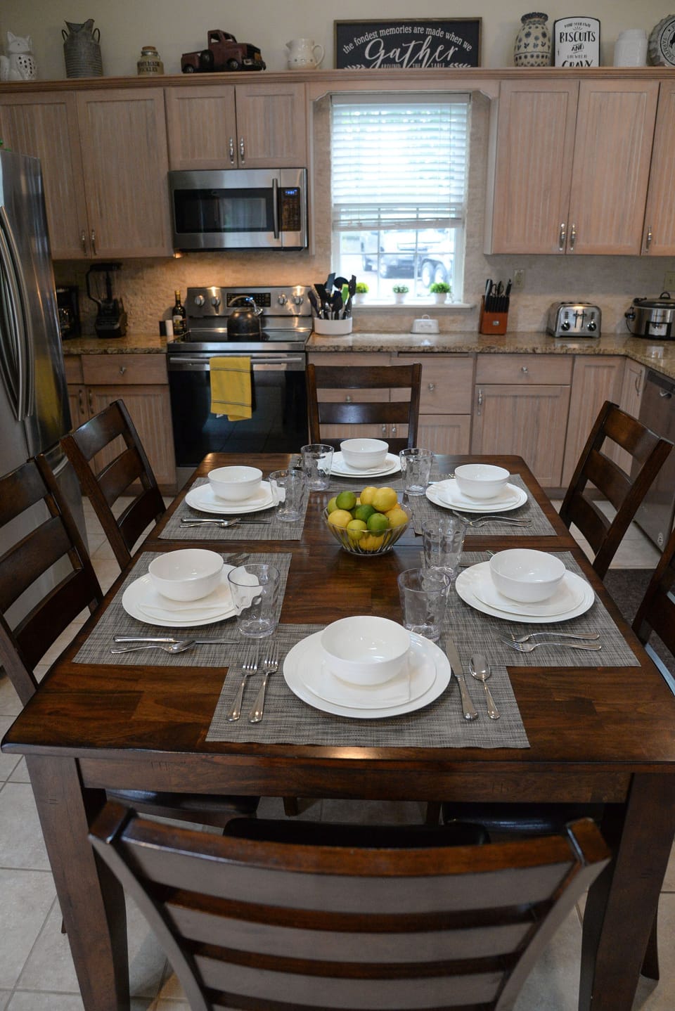 Up to 8 place settings