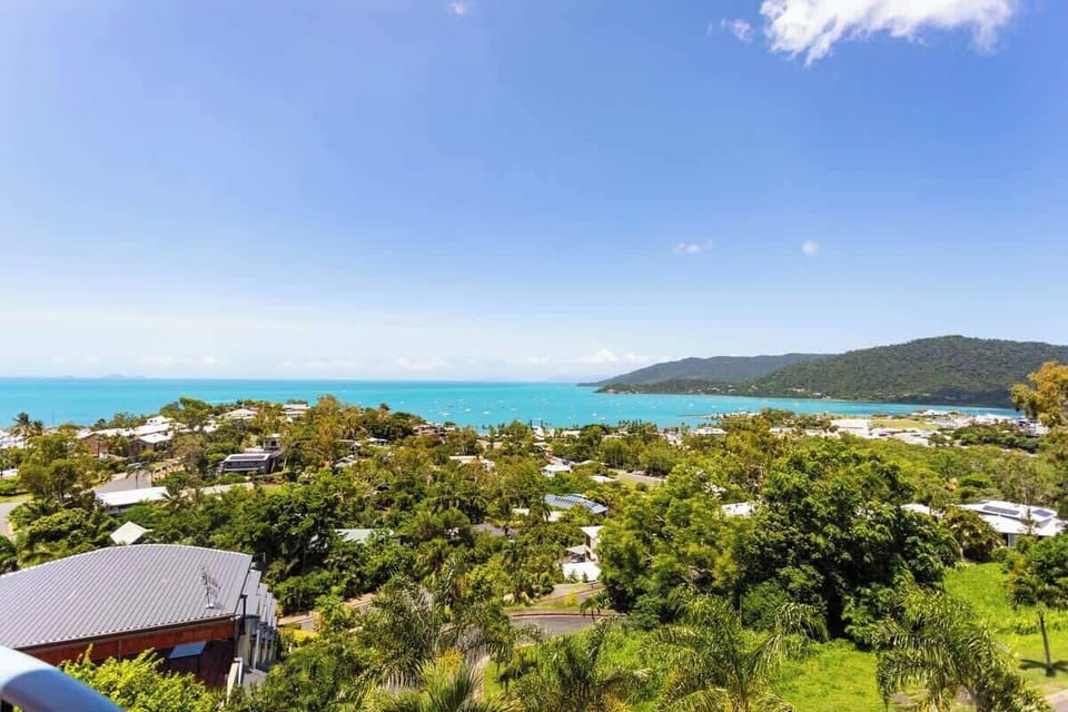 Balcony with ocean view.
Book direct and save. www.holidayinthewhitsundays.com
office number 0448253469