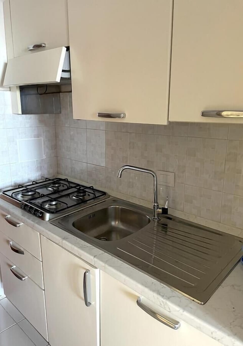 KITCHENETTE
