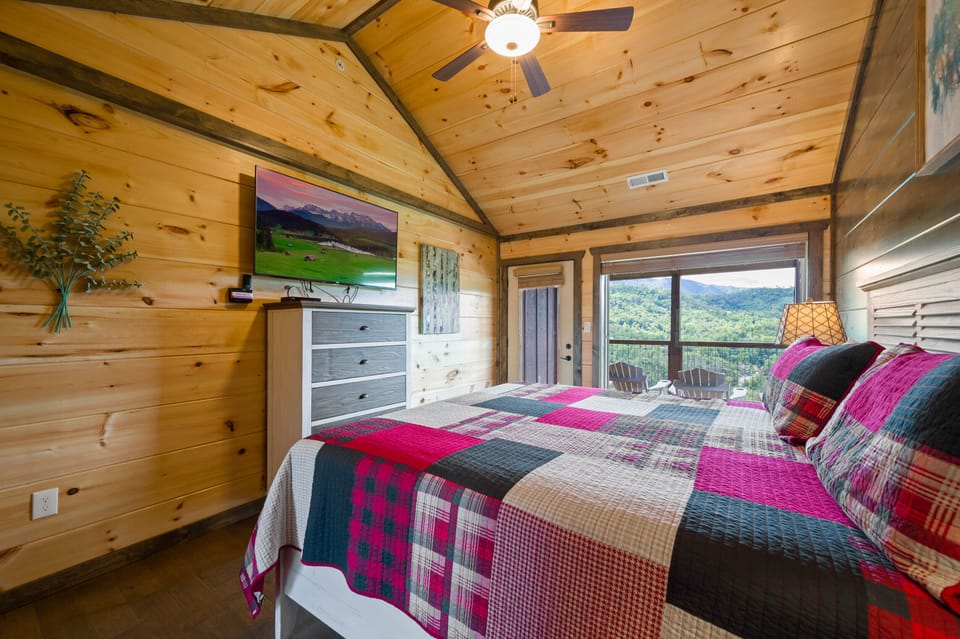 King bedrooms feature TVs, closets, and mountain views