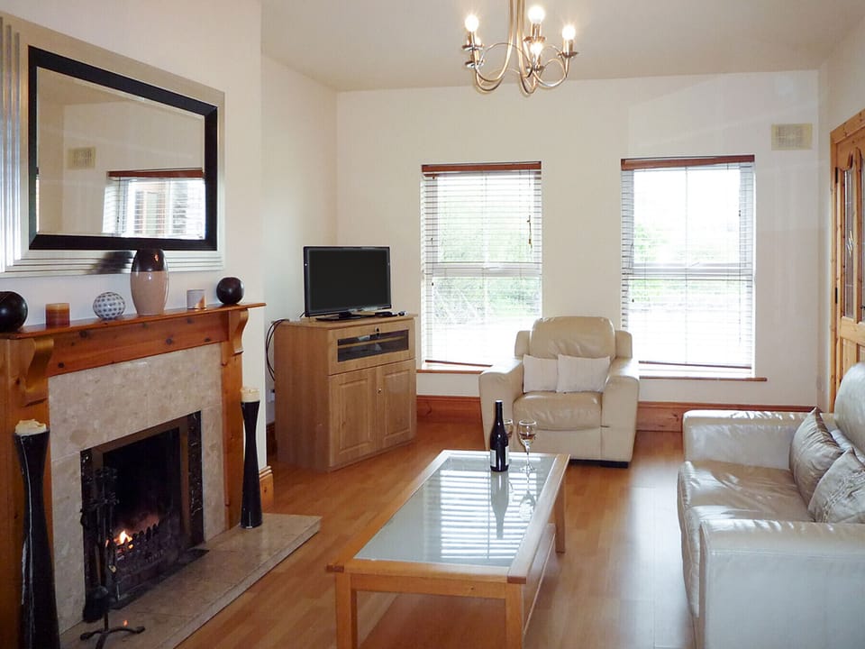 Cois Chnoic Holiday Home Dingle, Seaside Self Catering Holiday Home in Dingle