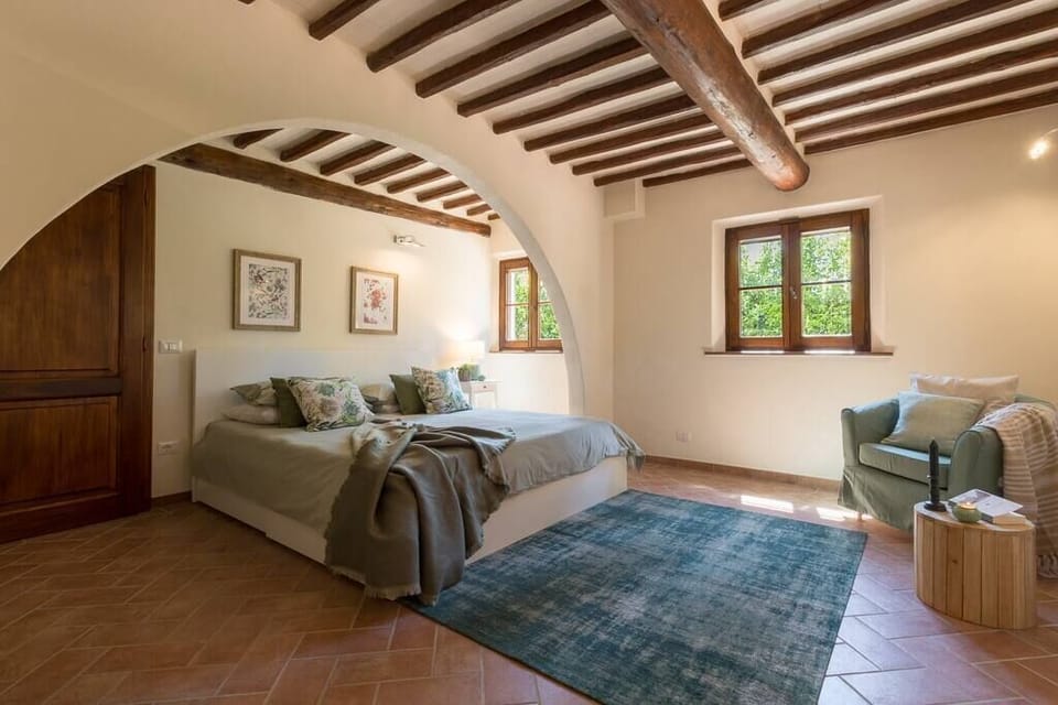 Bedroom with King Bed, Toscana Suite