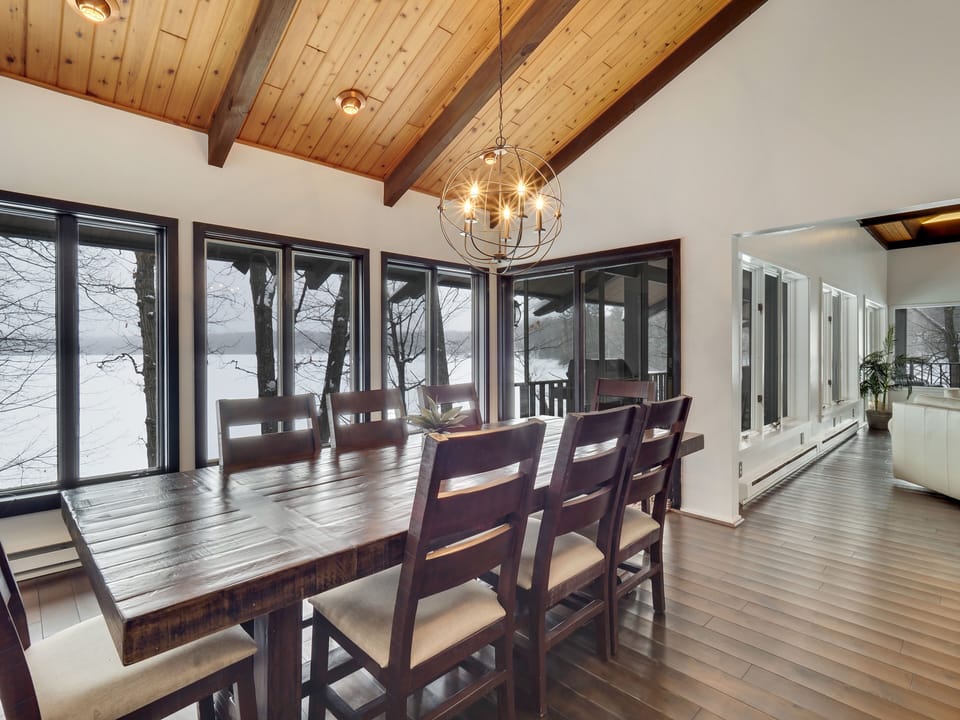 upper level dining area