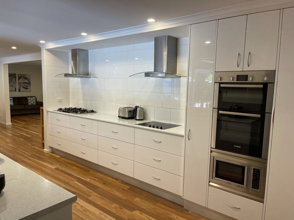 Kitchen - load of space to cook & prepare & chat.