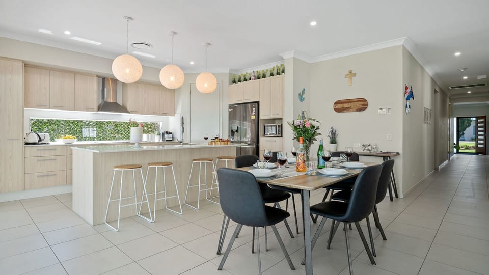 Adriatic Beach House | Dining room | Kitchen | Hallway to private entrance