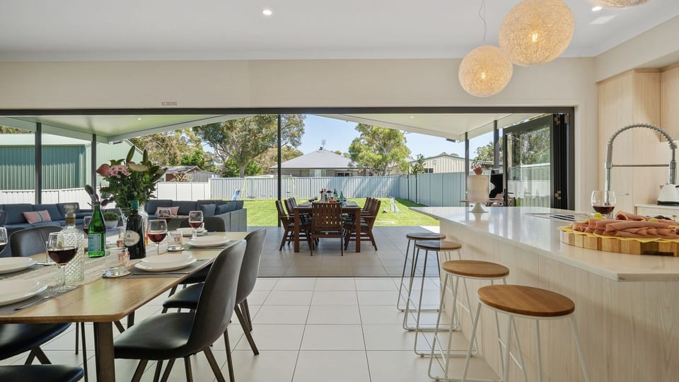 Adriatic Beach House | Air Conditioning | Wi-Fi | Open plan living