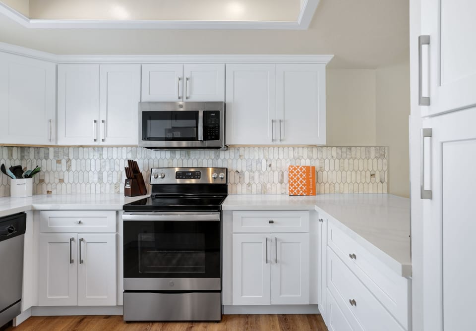 Name-brand appliances and under cabinet lights.