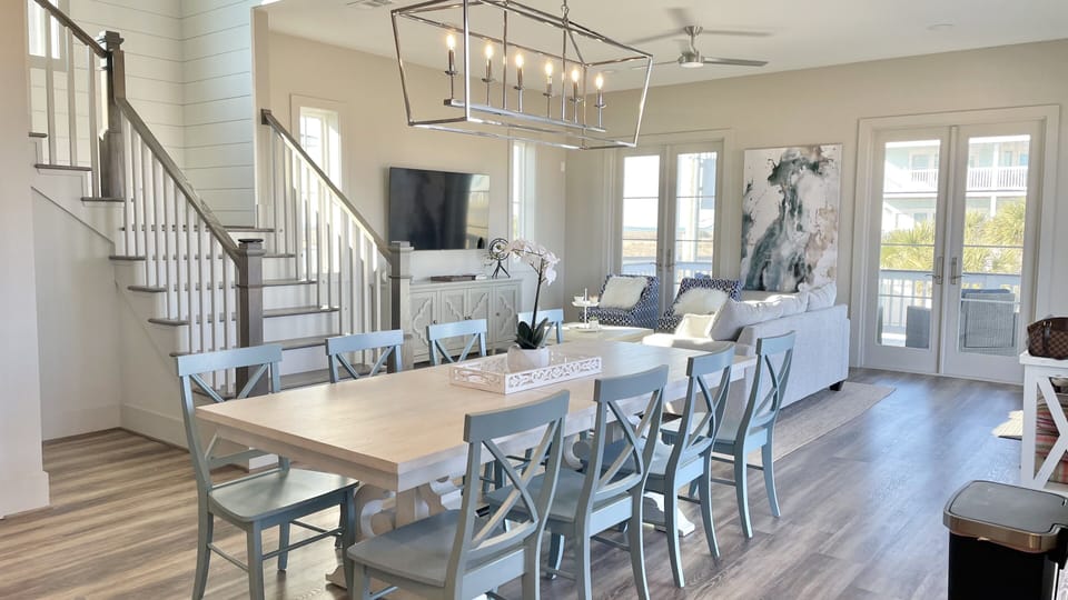 Open and spacious dining and living room (first floor)