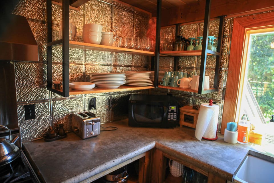 Kitchen stocked with all ammenities