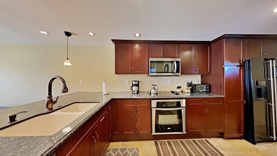 Deluxe Kitchen Amenities