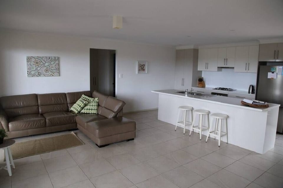 Kitchen and lounge 1