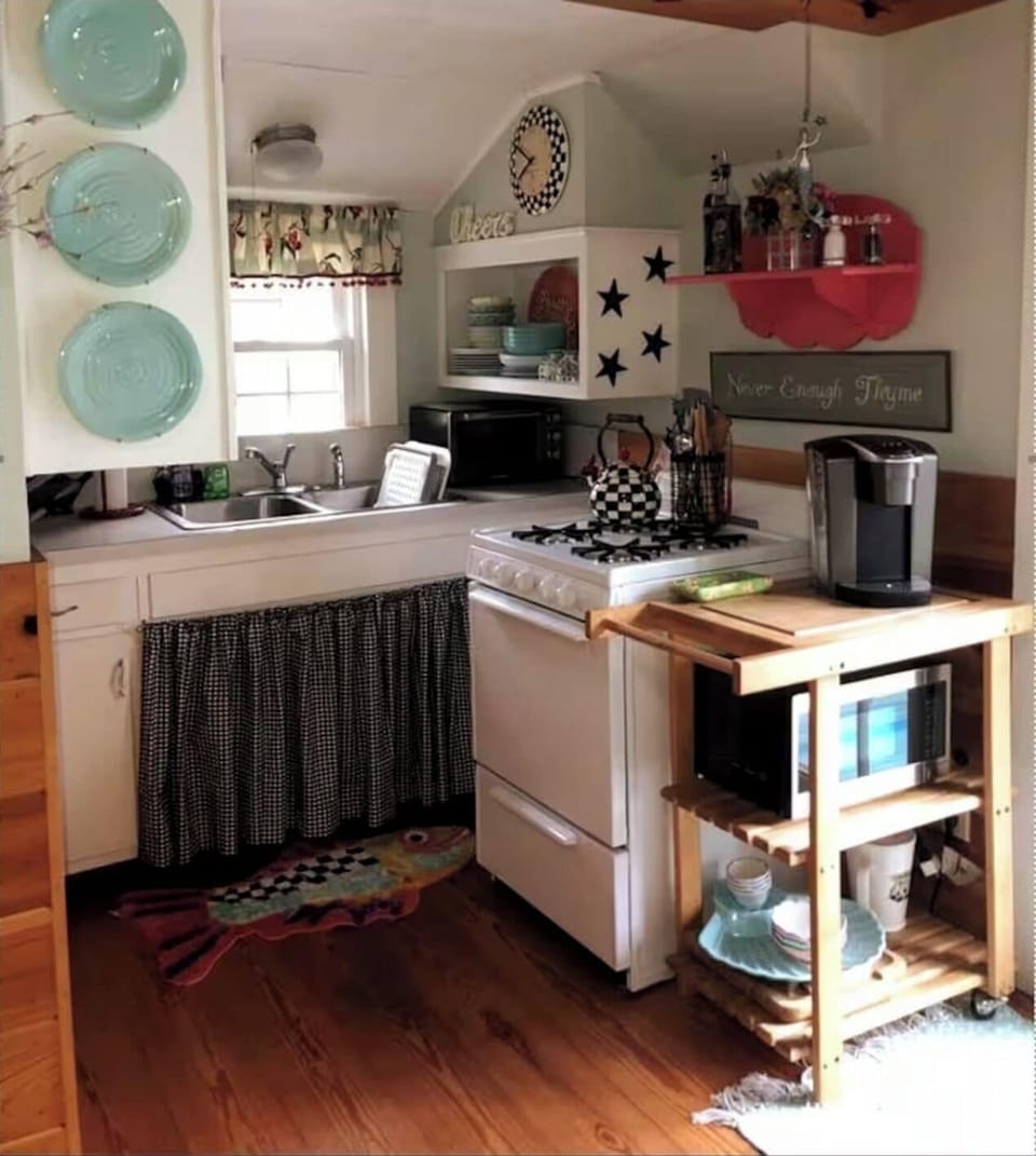 Fully stocked kitchen