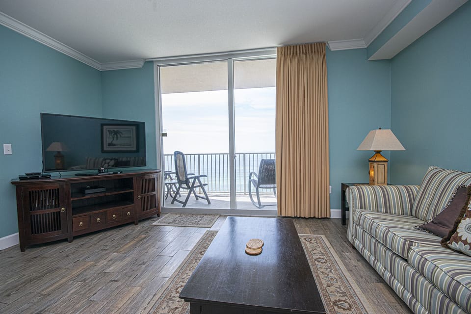 Beachfront Livingroom w/Sleeper Sofa