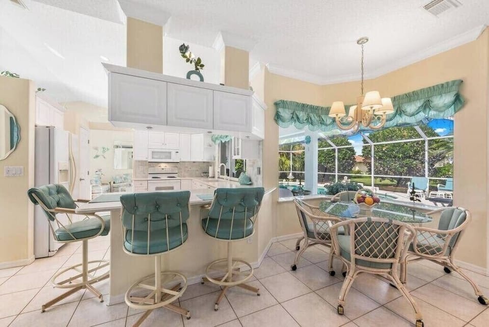 Kitchenette/Breakfast Bar