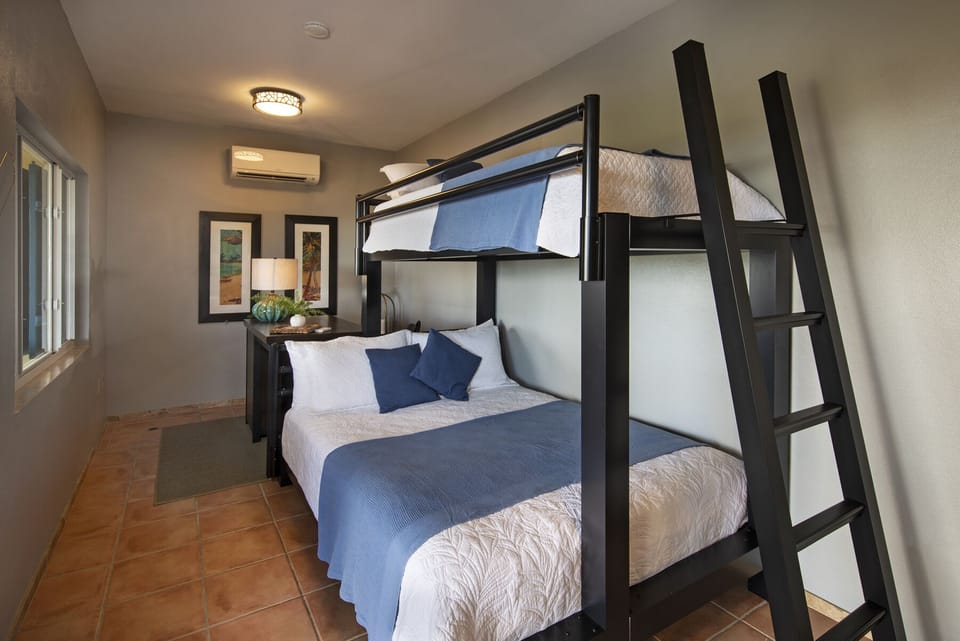 Middle level room with the Queen/Twin bunk beds.
