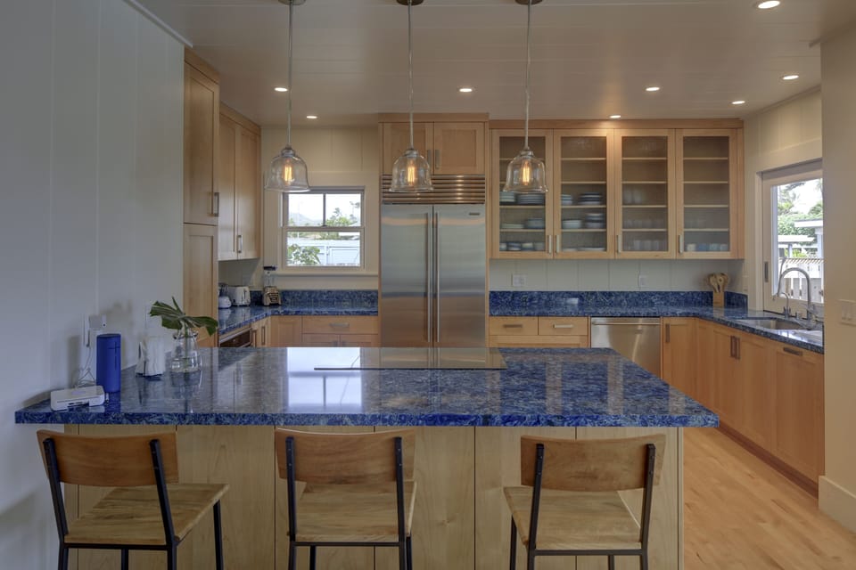 Gorgeous Gourmet Kitchen with Counter Bar